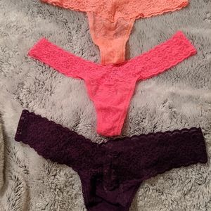Bundle of 3 VS thongs